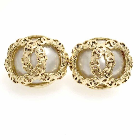 CHANEL CC Logos Pearl Clip-On Earrings Gold Tone 94P Auth D-f1092 - Picture 1 of 9